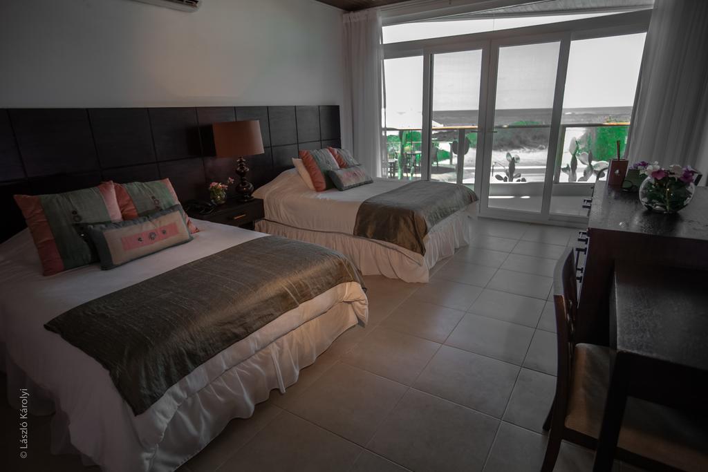 Iguana Crossing Boutique Hotel Puerto Villamil Esterno foto