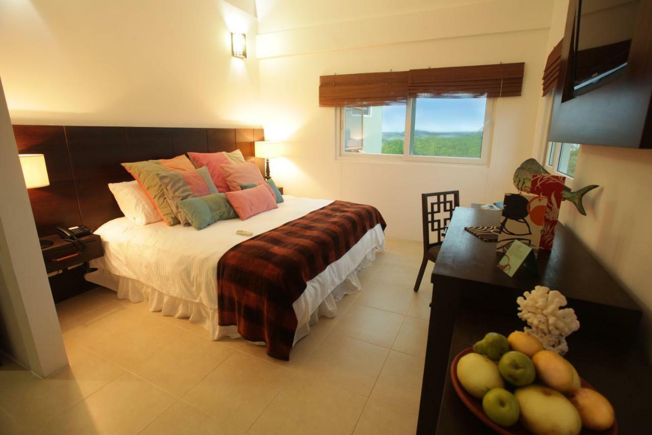 Iguana Crossing Boutique Hotel Puerto Villamil Esterno foto